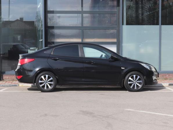 Hyundai Solaris I Рестайлинг с пробегом 2016 года, цена 1 047 000 рублей, 117000 км, седан, Автокод Объявления