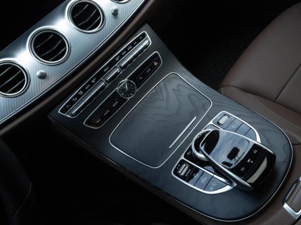 Mercedes-Benz E-Класс V (W213 S213 C238) с пробегом 2020 года, цена 4 300 000 рублей, 43683 км, седан, Автокод Объявления