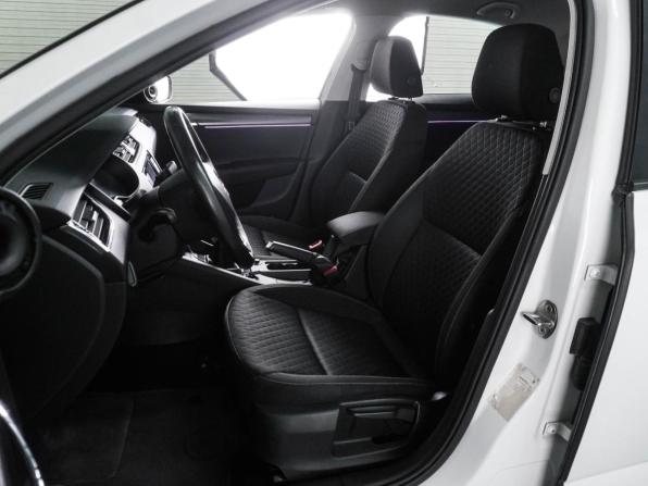 Skoda Octavia III (A7) Рестайлинг с пробегом 2017 года, цена 1 839 000 рублей, 131227 км, лифтбек, Автокод Объявления