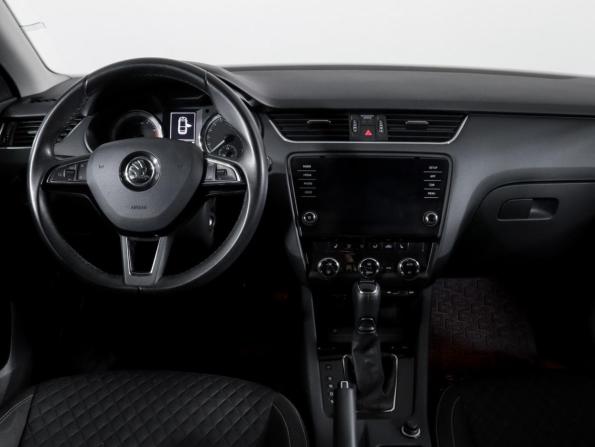 Skoda Octavia III (A7) Рестайлинг с пробегом 2017 года, цена 2 098 000 рублей, 78237 км, лифтбек, Автокод Объявления