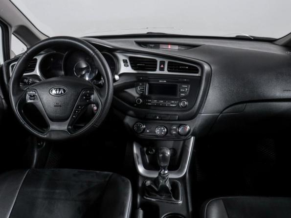 Kia Ceed II с пробегом 2015 года, цена 799 000 рублей, 226627 км, хэтчбек, Автокод Объявления