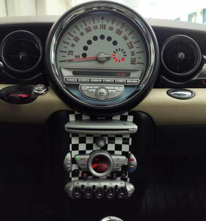 Mini Clubman I с пробегом 2009 года, цена 815 000 рублей, 149884 км, хэтчбек, Автокод Объявления