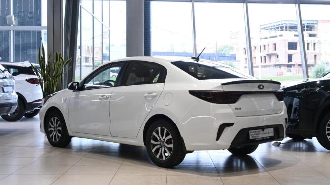Kia Rio IV с пробегом 2018 года, цена 1 220 000 рублей, 175000 км, седан, Автокод Объявления