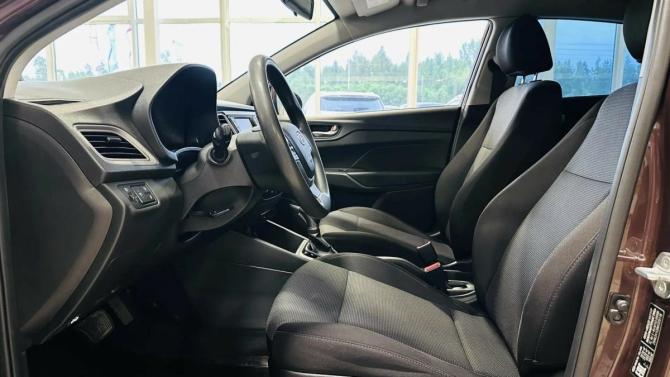 Hyundai Solaris II Рестайлинг с пробегом 2021 года, цена 1 734 000 рублей, 50000 км, седан, Автокод Объявления