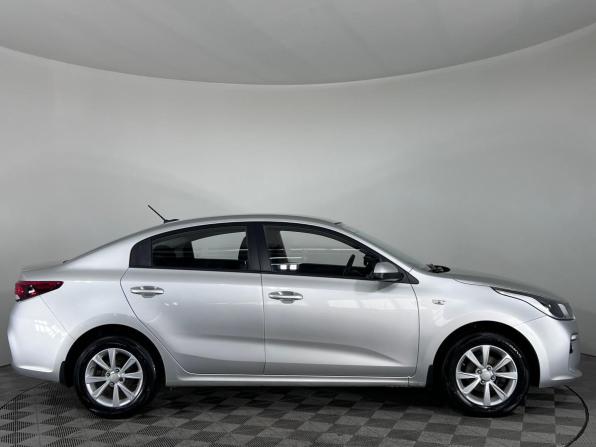 Kia Rio IV с пробегом 2018 года, цена 1 499 000 рублей, 75561 км, седан, Автокод Объявления