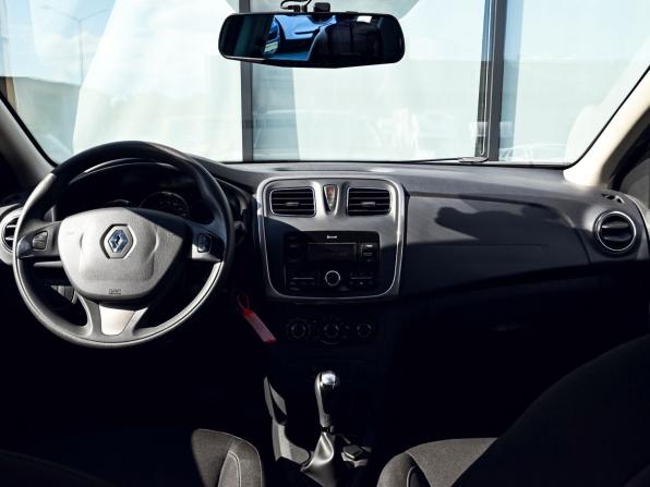 Renault Sandero II с пробегом 2017 года, цена 1 245 000 рублей, 32460 км, хэтчбек, Автокод Объявления