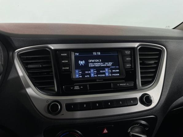Hyundai Solaris II с пробегом 2018 года, цена 1 270 000 рублей, 156400 км, седан, Автокод Объявления