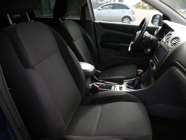 Ford Focus II Рестайлинг с пробегом 2008 года, цена 355 000 рублей, 290000 км, седан, Автокод Объявления