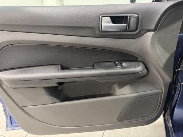 Ford Focus II с пробегом 2006 года, цена 589 800 рублей, 117000 км, хэтчбек, Автокод Объявления