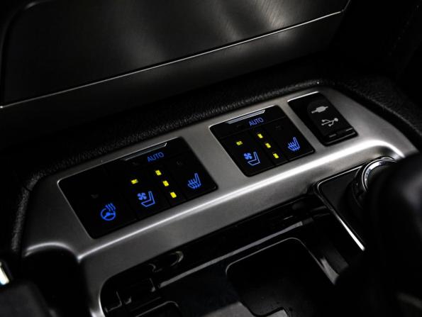 Toyota Land Cruiser 200 Series Рестайлинг 2 с пробегом 2020 года, цена 10 700 000 рублей, 60873 км, внедорожник, Автокод Объявления