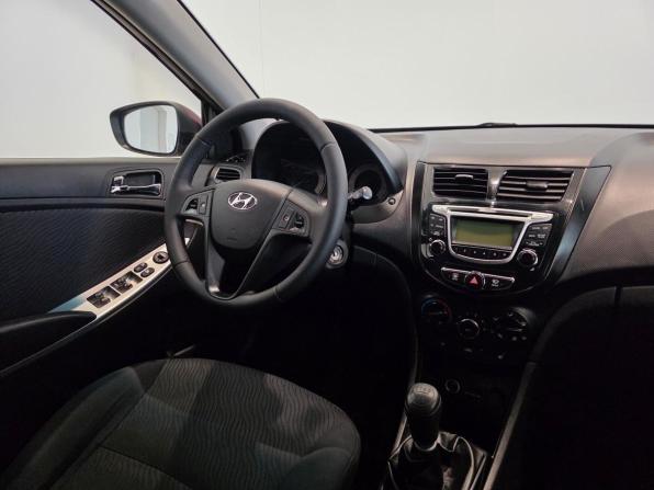 Hyundai Solaris I с пробегом 2011 года, цена 650 000 рублей, 170286 км, седан, Автокод Объявления