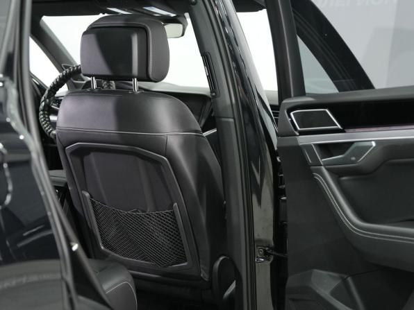 Volkswagen Touareg III с пробегом 2022 года, цена 8 840 000 рублей, 28700 км, внедорожник, Автокод Объявления