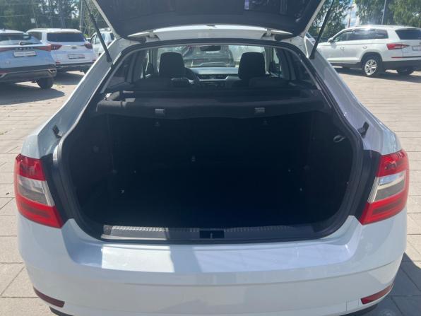 Skoda Octavia III (A7) Рестайлинг с пробегом 2017 года, цена 1 768 000 рублей, 139950 км, лифтбек, Автокод Объявления
