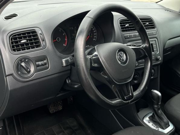 Volkswagen Polo V Рестайлинг с пробегом 2016 года, цена 960 000 рублей, 170225 км, седан, Автокод Объявления