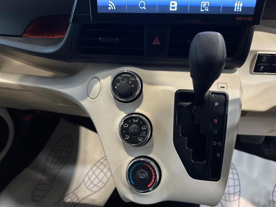 Toyota Sienta II Санкт-Петербург  - изображение 23