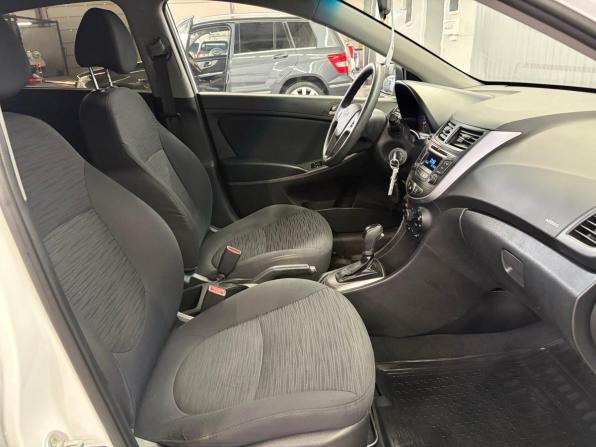 Hyundai Solaris I Рестайлинг с пробегом 2015 года, цена 1 047 000 рублей, 149000 км, седан, Автокод Объявления