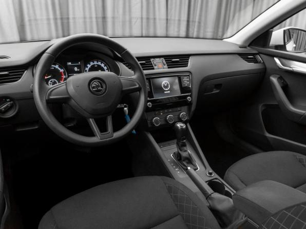 Skoda Octavia III (A7) Рестайлинг с пробегом 2019 года, цена 1 610 000 рублей, 126638 км, лифтбек, Автокод Объявления