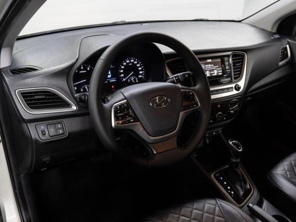 Hyundai Solaris II с пробегом 2018 года, цена 1 229 000 рублей, 103234 км, седан, Автокод Объявления