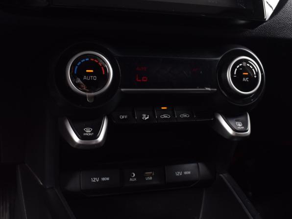 Kia Rio IV с пробегом 2017 года, цена 944 995 рублей, 261759 км, седан, Автокод Объявления