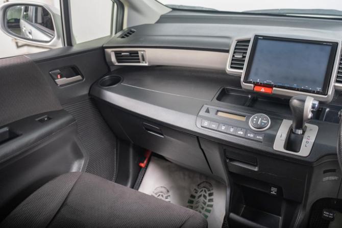 Honda Freed I Рестайлинг с пробегом 2012 года, цена 1 099 000 рублей, 194500 км, компактвэн, Автокод Объявления