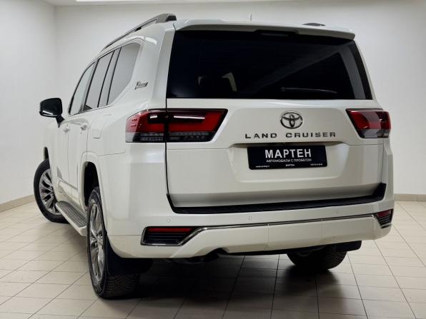 Toyota Land Cruiser 300 Series с пробегом 2021 года, цена 9 660 000 рублей, 120695 км, внедорожник, Автокод Объявления
