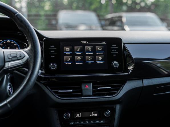 Volkswagen Polo VI с пробегом 2021 года, цена 1 670 000 рублей, 74546 км, лифтбек, Автокод Объявления
