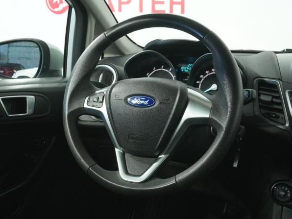 Ford Fiesta Mk6 Рестайлинг с пробегом 2016 года, цена 897 000 рублей, 55700 км, седан, Автокод Объявления