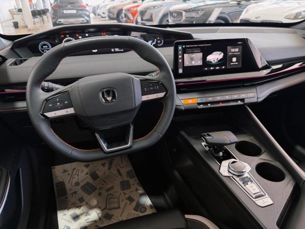 Changan UNI-V I с пробегом 2024 года, цена 2 550 000 рублей, 12800 км, лифтбек, Автокод Объявления