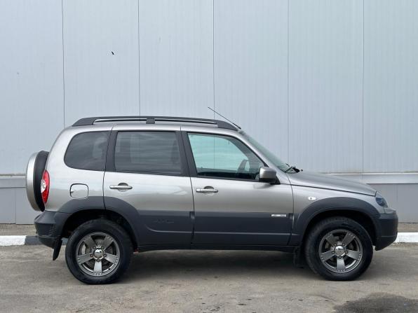 Chevrolet Niva I Рестайлинг с пробегом 2017 года, цена 836 000 рублей, 65208 км, внедорожник, Автокод Объявления