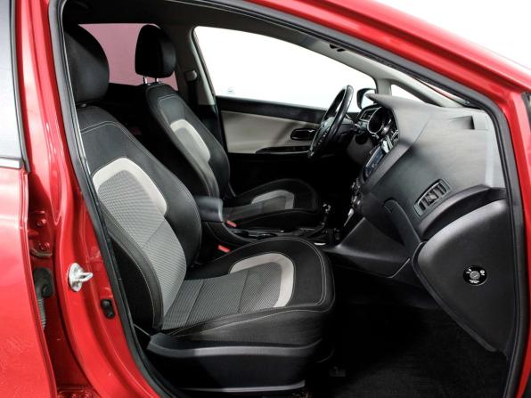 Kia Ceed II Рестайлинг с пробегом 2017 года, цена 1 288 000 рублей, 147190 км, хэтчбек, Автокод Объявления