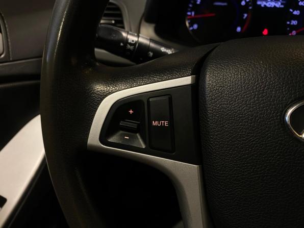Hyundai Solaris I с пробегом 2013 года, цена 730 000 рублей, 240941 км, седан, Автокод Объявления