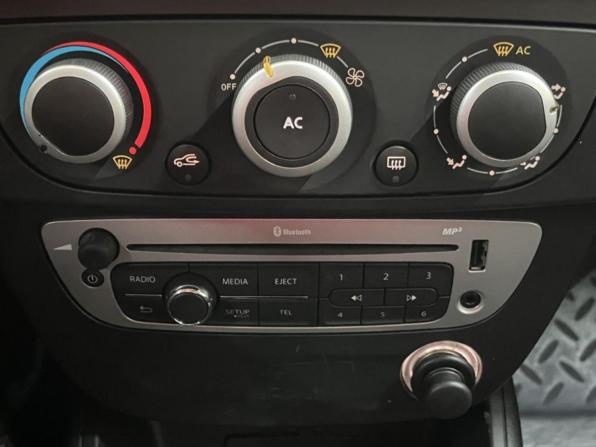 Renault Fluence I Рестайлинг с пробегом 2013 года, цена 748 000 рублей, 211804 км, седан, Автокод Объявления
