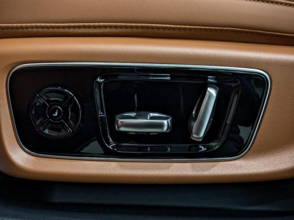 Li Auto (Lixiang) L9 I Рестайлинг с пробегом 2025 года, цена 8 500 000 рублей, 42091 км, внедорожник, Автокод Объявления