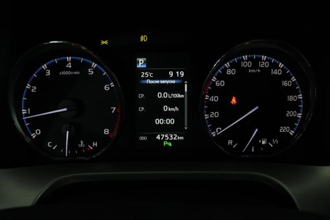 Toyota RAV4 IV (XA40) Рестайлинг с пробегом 2016 года, цена 2 600 000 рублей, 47431 км, внедорожник, Автокод Объявления