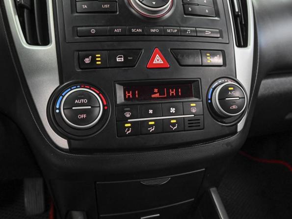 Kia Ceed I Рестайлинг с пробегом 2011 года, цена 698 000 рублей, 279664 км, хэтчбек, Автокод Объявления
