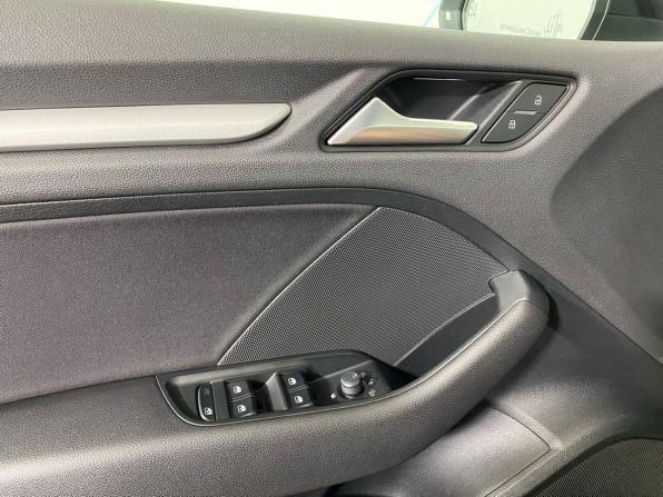 Audi A3 III (8V) Рестайлинг с пробегом 2016 года, цена 1 689 000 рублей, 153869 км, седан, Автокод Объявления