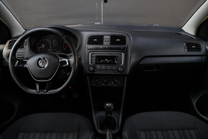 Volkswagen Polo V Рестайлинг с пробегом 2016 года, цена 1 075 000 рублей, 134988 км, седан, Автокод Объявления