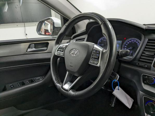 Hyundai Sonata VII (LF) Рестайлинг с пробегом 2018 года, цена 1 490 000 рублей, 170172 км, седан, Автокод Объявления