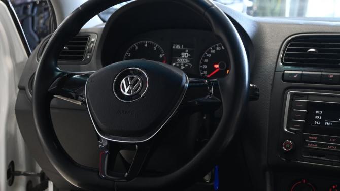 Volkswagen Polo V Рестайлинг с пробегом 2016 года, цена 939 000 рублей, 152000 км, седан, Автокод Объявления