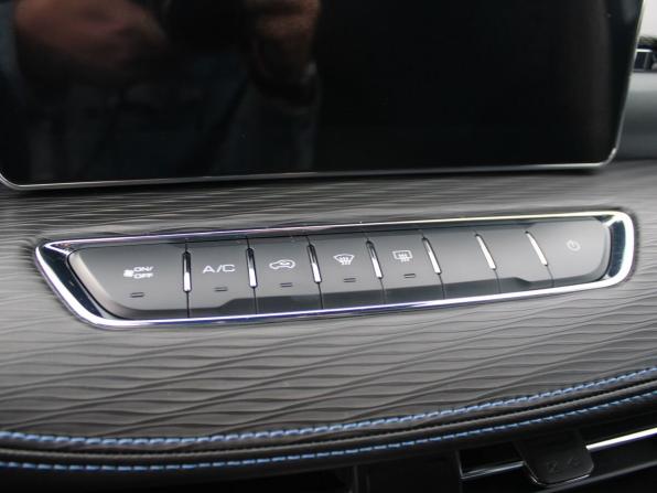 Haval Jolion I Рестайлинг с пробегом 2024 года, цена 2 239 000 рублей, 25066 км, внедорожник, Автокод Объявления
