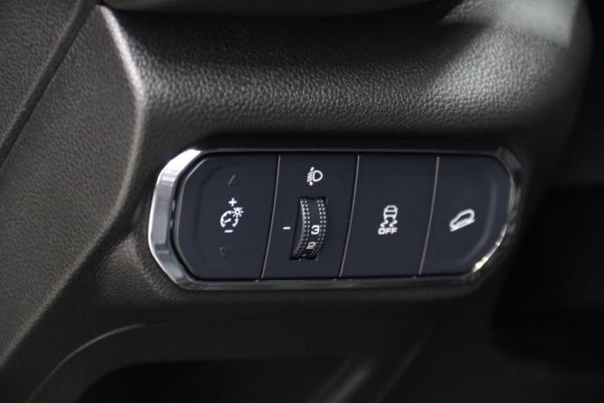 Haval Jolion I Рестайлинг с пробегом 2024 года, цена 1 975 750 рублей, 23915 км, внедорожник, Автокод Объявления