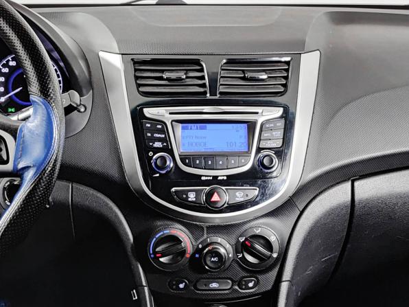 Hyundai Solaris I с пробегом 2012 года, цена 635 000 рублей, 231963 км, седан, Автокод Объявления