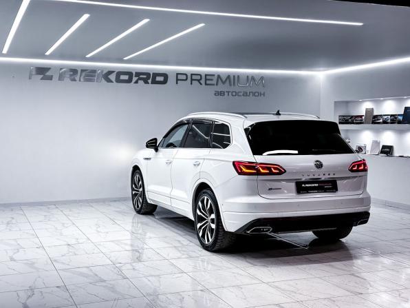 Volkswagen Touareg III с пробегом 2018 года, цена 5 650 000 рублей, 111049 км, внедорожник, Автокод Объявления