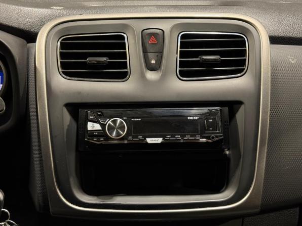 Renault Logan II с пробегом 2018 года, цена 750 000 рублей, 72487 км, седан, Автокод Объявления