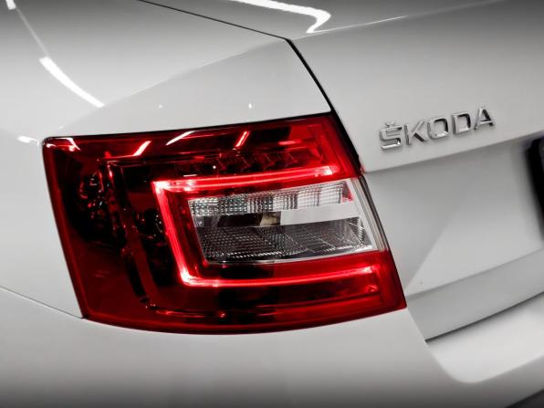 Skoda Octavia III (A7) Рестайлинг с пробегом 2019 года, цена 1 630 000 рублей, 117548 км, лифтбек, Автокод Объявления