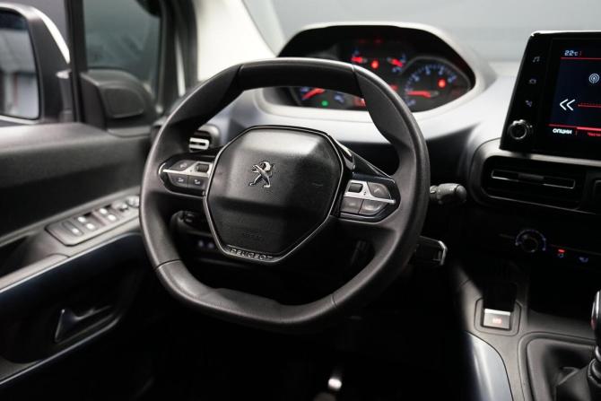 Peugeot Rifter I с пробегом 2020 года, цена 1 984 000 рублей, 156000 км, минивэн, Автокод Объявления