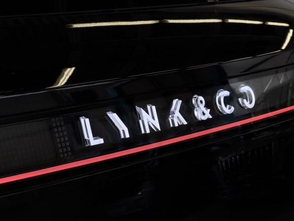 Lynk &amp; Co 900 с пробегом 2026 года, цена 8 300 000 рублей, 32 км, внедорожник, Автокод Объявления