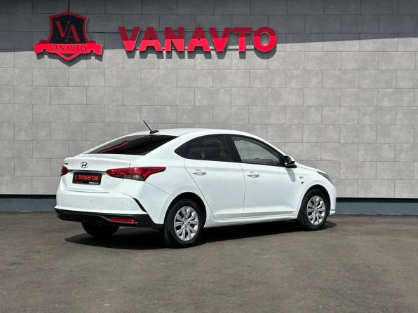 Hyundai Solaris II Рестайлинг с пробегом 2021 года, цена 1 400 000 рублей, 101245 км, седан, Автокод Объявления