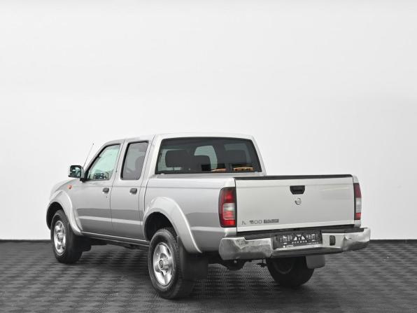 Nissan NP300 с пробегом 2012 года, цена 999 000 рублей, 374000 км, offers.body_type.unknown, Автокод Объявления