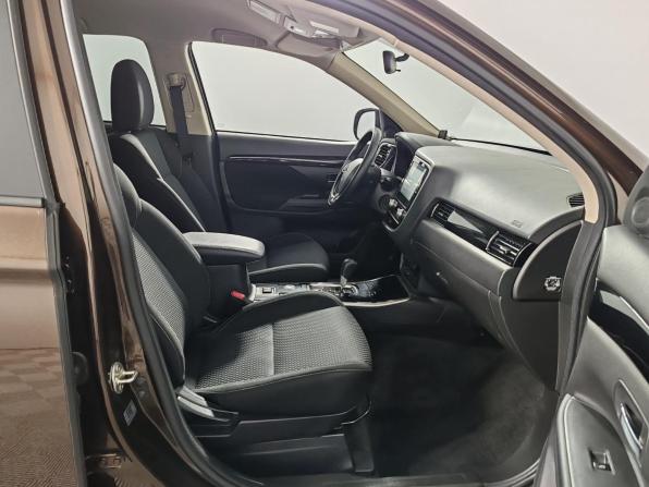 Mitsubishi Outlander III Рестайлинг 3 с пробегом 2021 года, цена 2 249 000 рублей, 107418 км, внедорожник, Автокод Объявления
